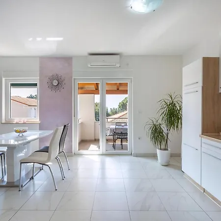 Apartment In Und Nah Am Pula
